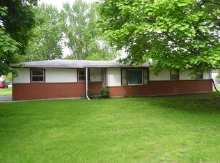 1233 Van Stone Dr, Machesney Park, IL 61115