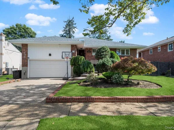 636 Diane Place, North Woodmere, NY 11581