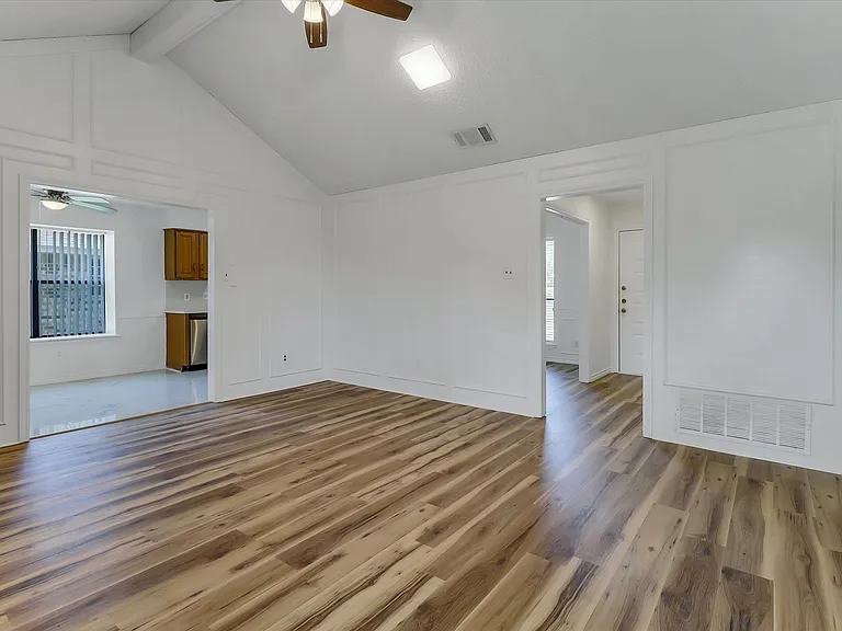3133 Landover Dr — Photo 9