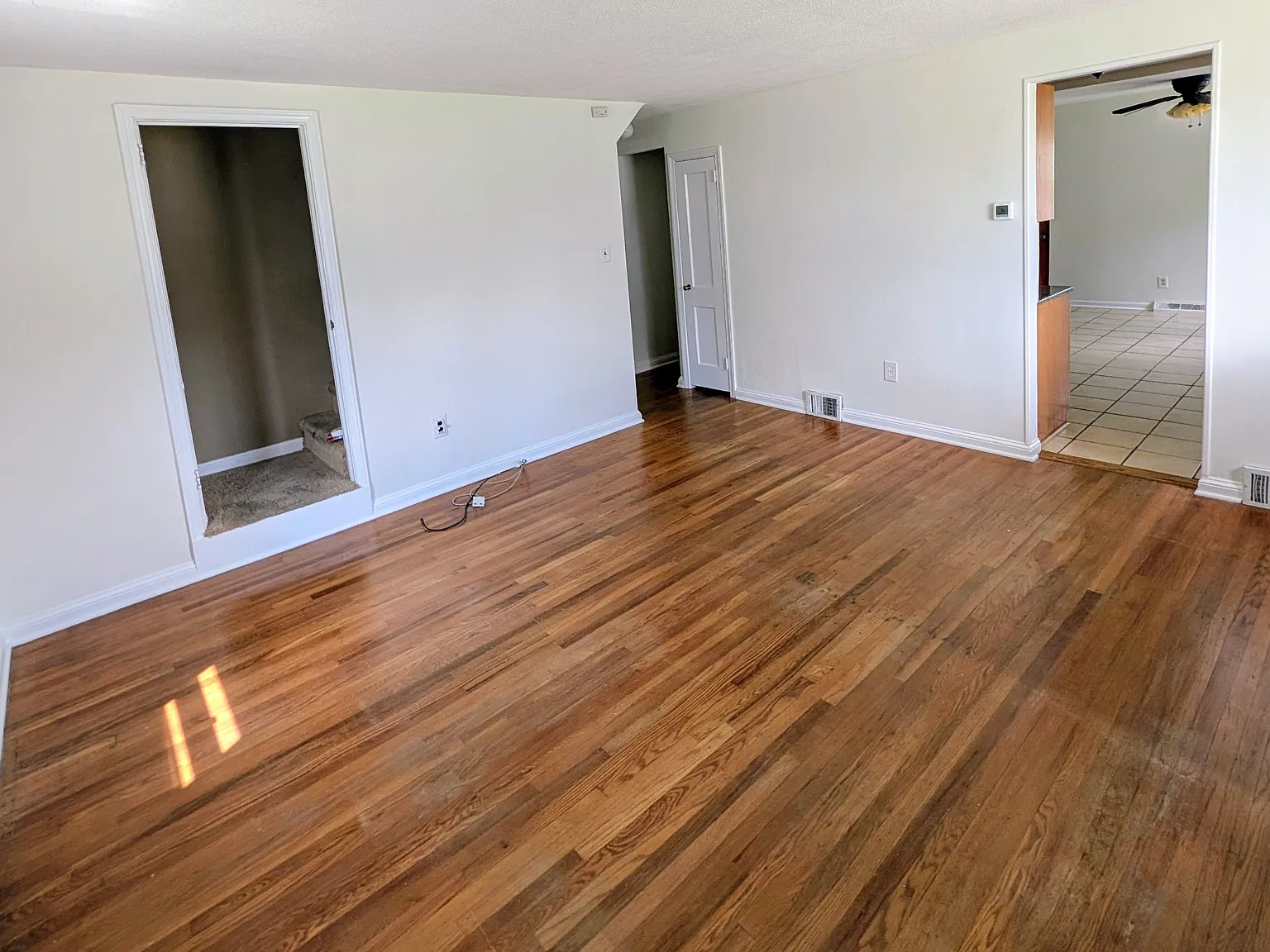 4 bed, 1602 sqft, $3,300 — Photo 2