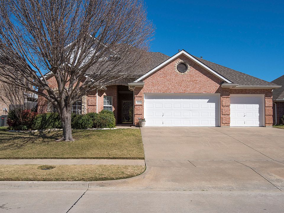 1st image of 2204 Kingsley Dr