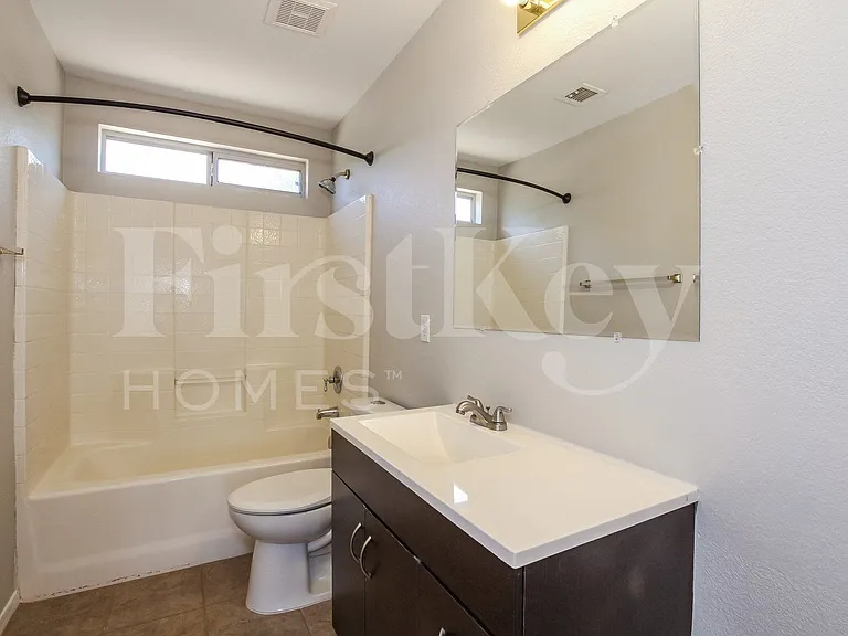 9156 W Quail Ave — Photo 9