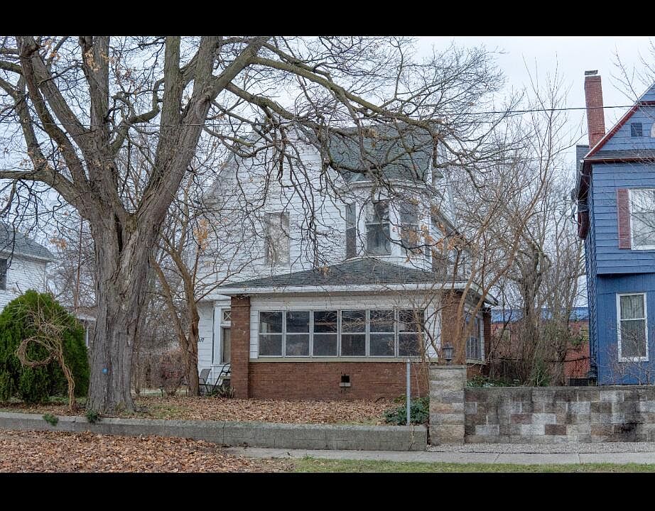 1st image of 917 Jefferson Ave SE