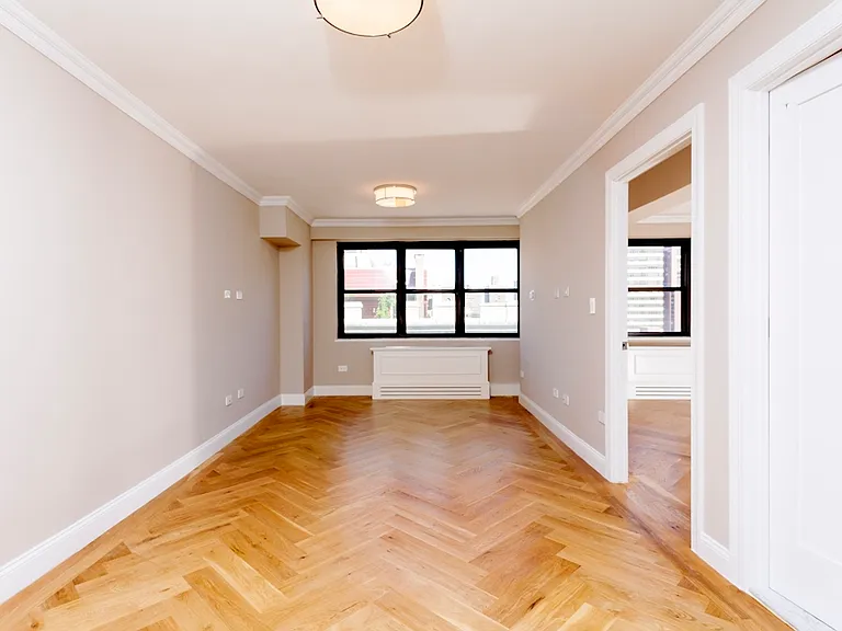 305 E 86th St #21JE — Photo 9