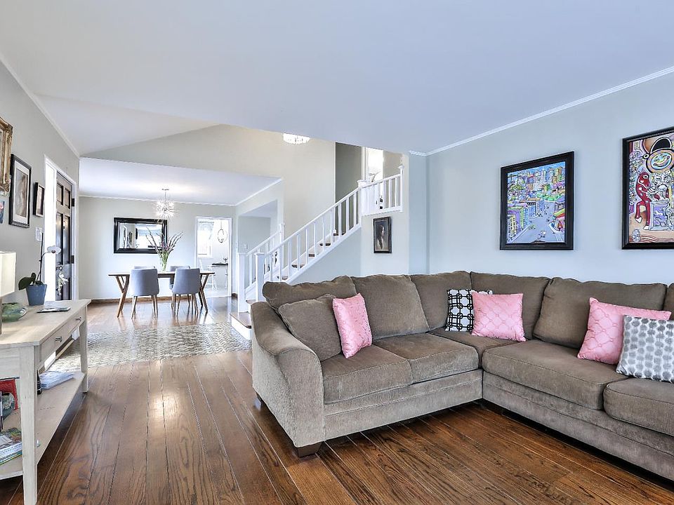 1st image of 152 Fairlawn Ave