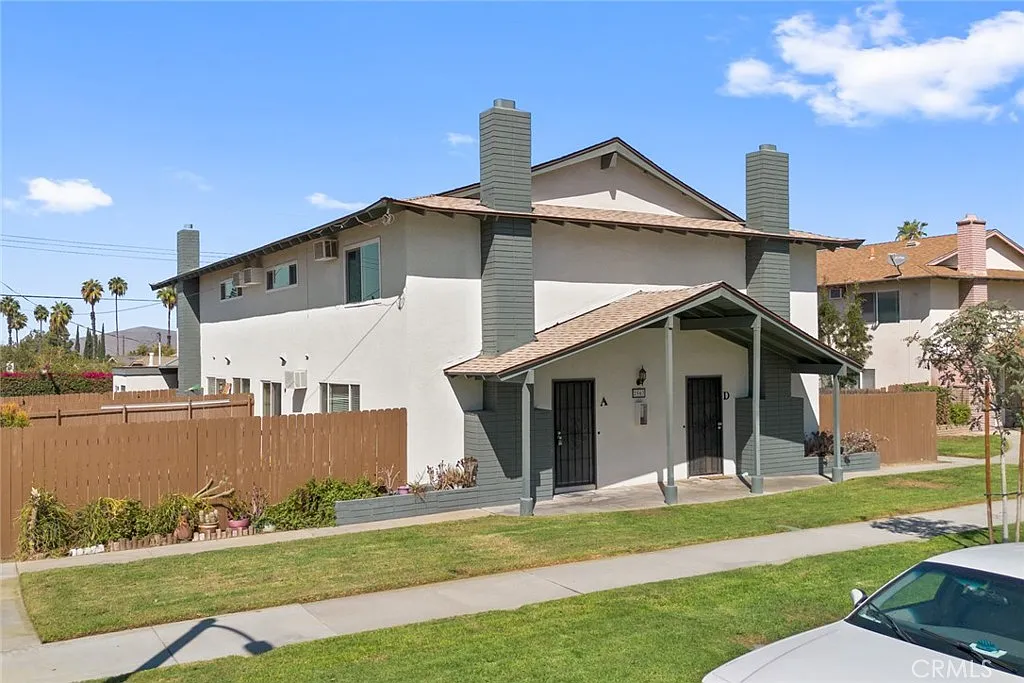 2 bed, 1.5 bath, 1100 sqft, $2,595 — Photo 2