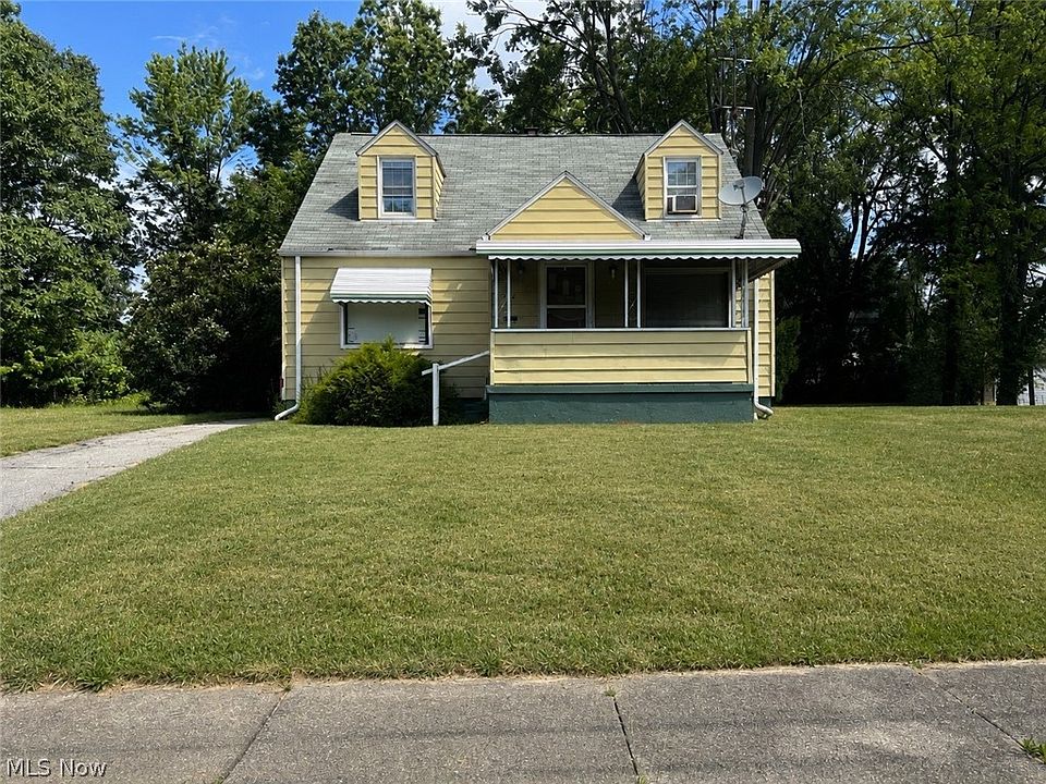 1st image of 372 E Philadelphia Ave