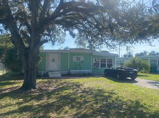 50 Derhenson Dr, Naples, FL 34114