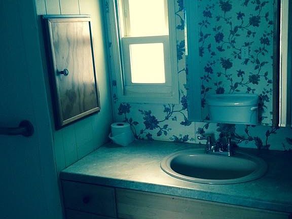 5th image of 16 Gladys Dr