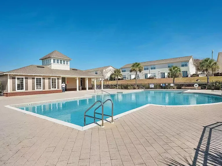748 Majestic Dr — Photo 4
