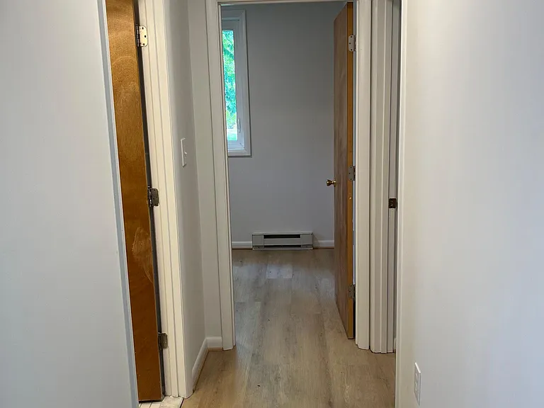 402 President Ln #B — Photo 9