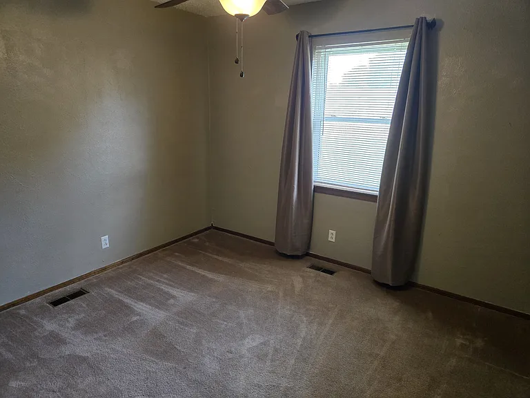 5625 Fountain Head Dr — Photo 12