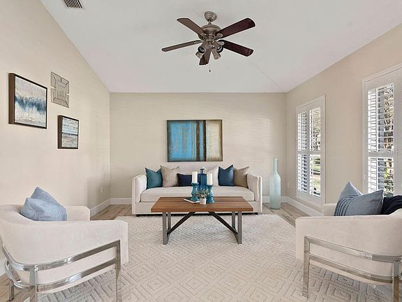 4th image of 574 Quail Lake Dr
