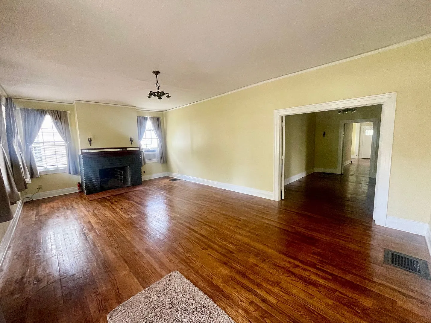 828 Jefferson St — Photo 3