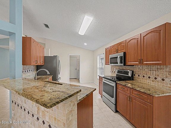 4th image of 4332 Derbyshire Dr