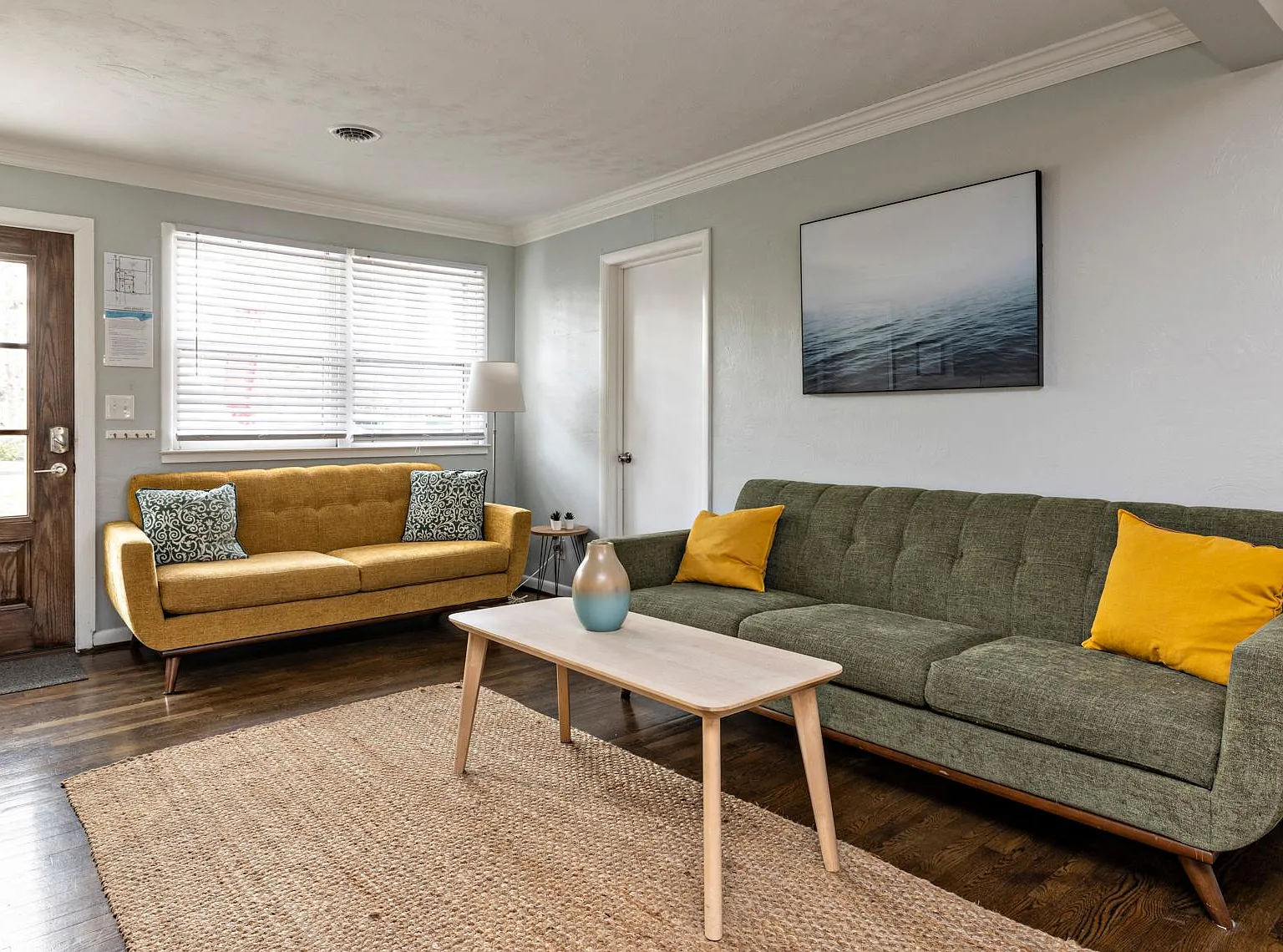 4 bed, 1.5 bath, 1152 sqft, $3,700 — Photo 3