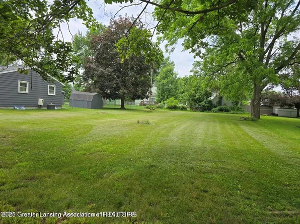 402 Crossman St, Williamston, MI 48895