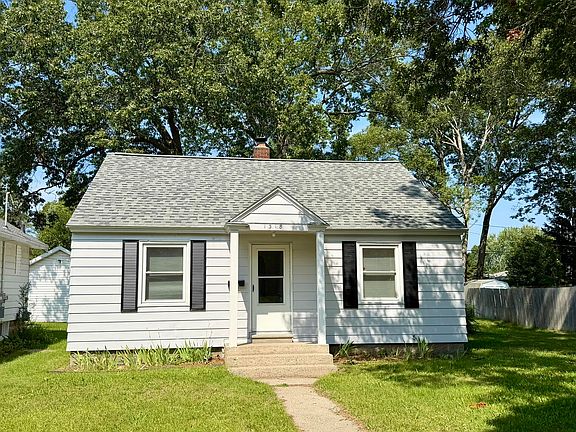 2nd image of 1318 Catherine Ave