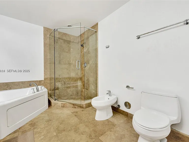 3030 NE 188th St #603 — Photo 9