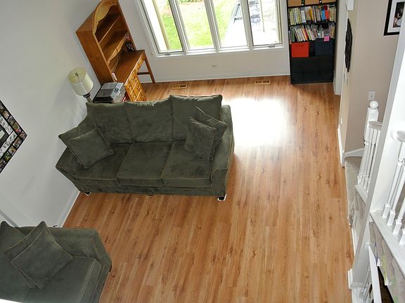 3rd image of 516 N Woodfield Trl