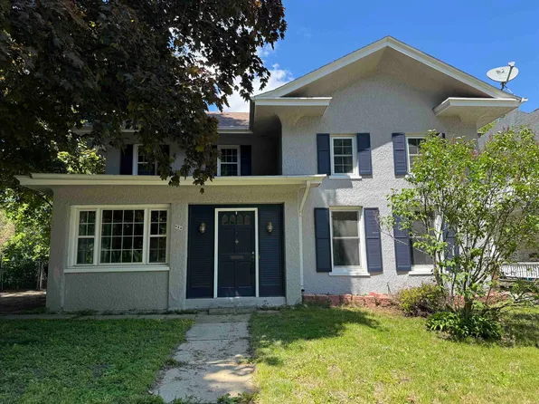834 W Lincoln Blvd, Freeport, IL 61032
