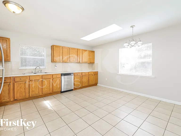 1005 Edmund Ave — Photo 6