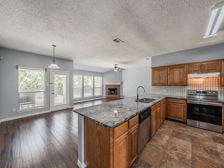8109 Mosstree Dr — Photo 26