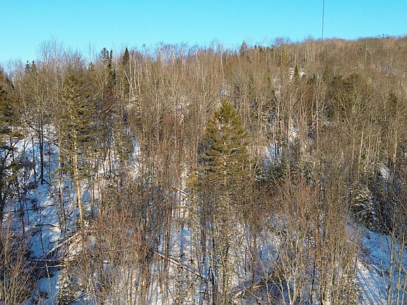 4th image of 922 Calais Road