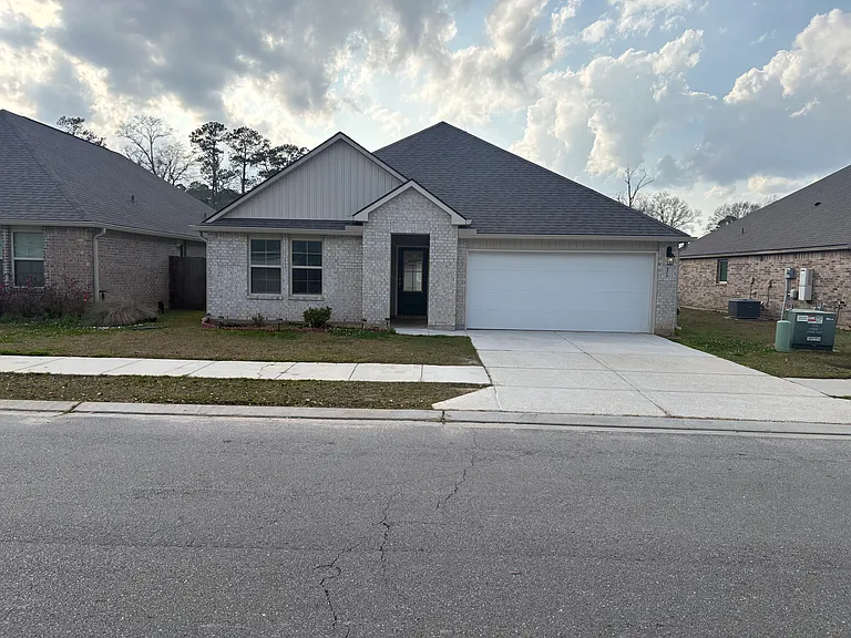 44019 Covington Rdg — Photo 1