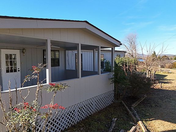 3rd image of 253 Windy Ln