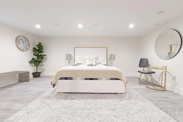 Rented by Real Street Inc | media 15