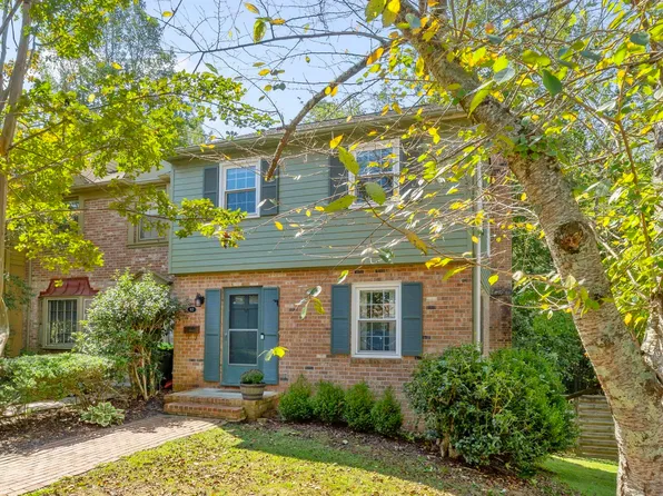 97 Georgetown Grn, Charlottesville, VA 22901