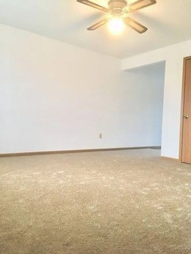 7556-MF4-E4 — Photo 2