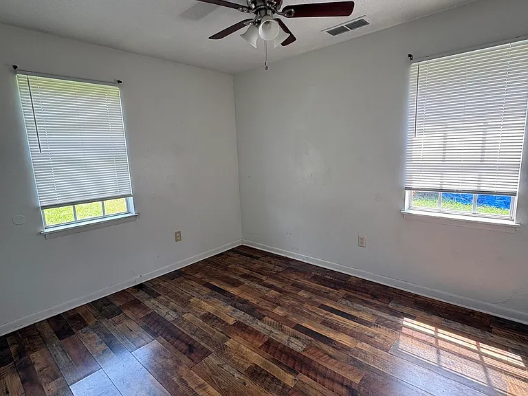 21045 Myrtlewood Dr — Photo 4