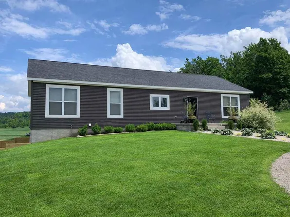 3227 Cemetery Rd, Petoskey, MI 49770