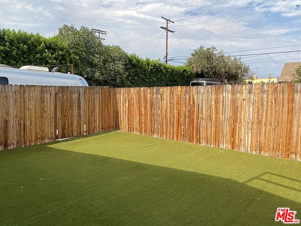 Studio, 1.0 bath, 1650 sqft, $6,500 — Photo 4