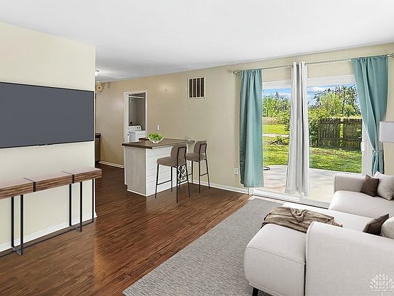 4th image of 251 Fields Dr