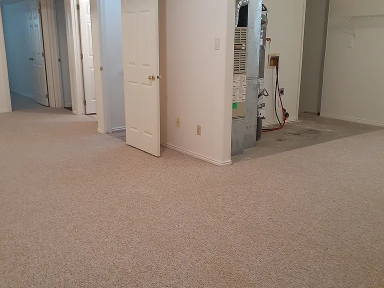 Family room, furnace, washer/dryer hookups