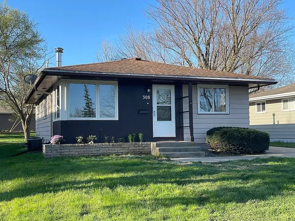 308 2nd St SE, Stewartville, MN 55976