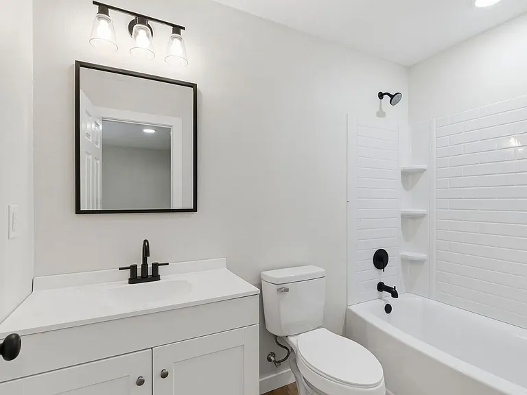 402 S Frisco #B — Photo 12