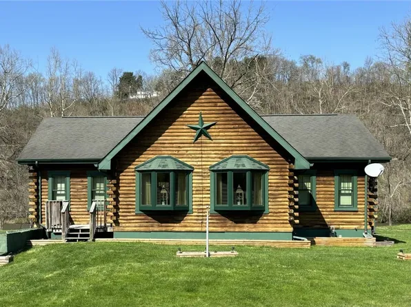 110 Michael Dr, Connellsville, PA 15425