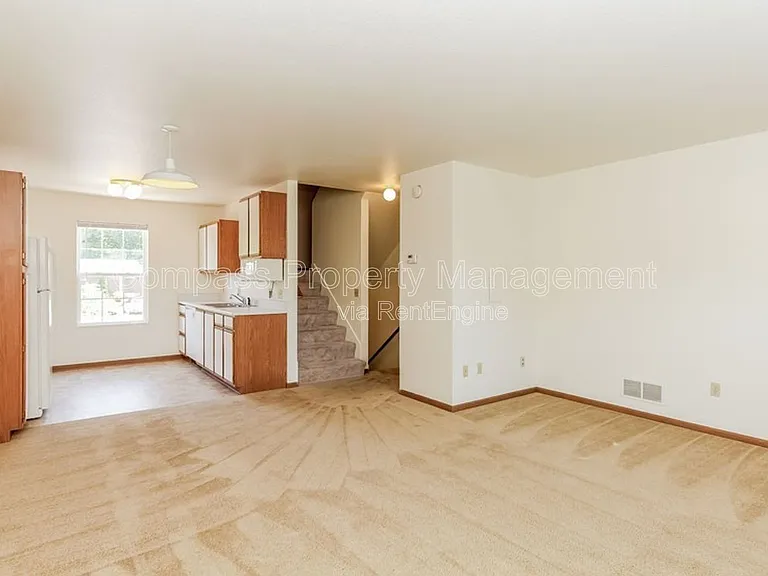 Hightree Townhomes — Photo 10