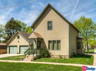 649 E 3rd St, Fremont, NE 68025