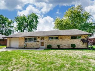 2220 Los Arrow Dr, Dayton, OH 45439