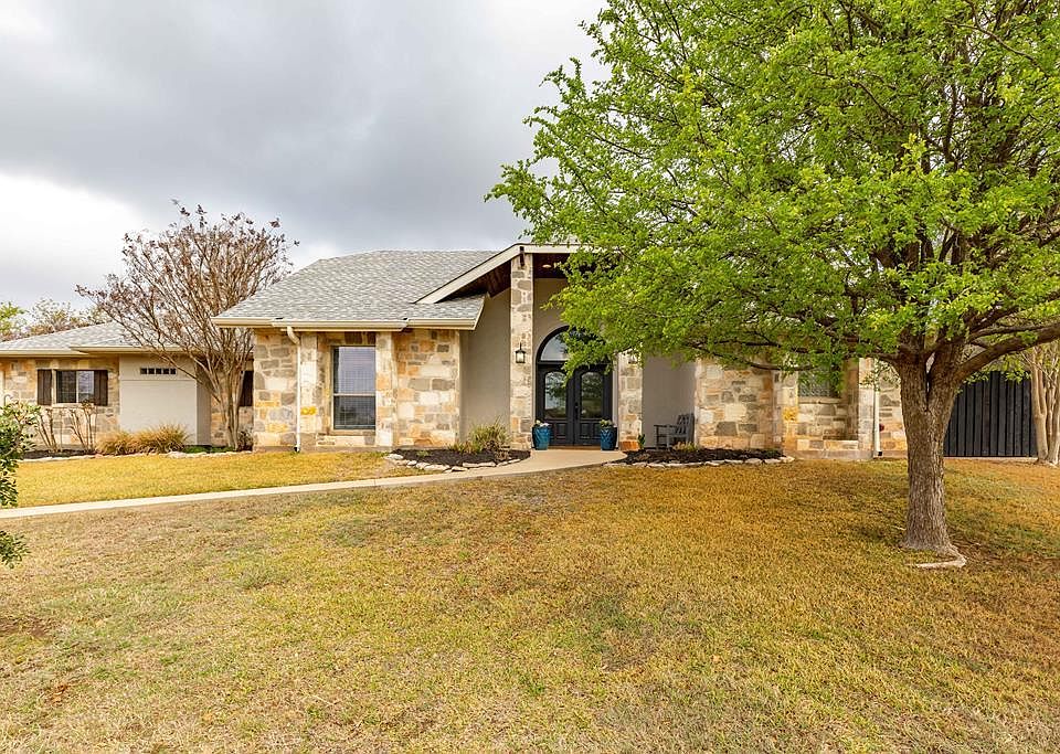 1st image of 2142 Stone Oak