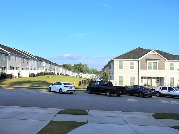 3rd image of 111 Anise Ln