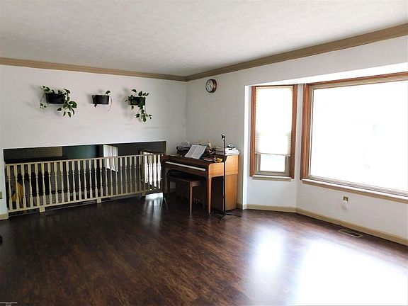 4th image of 15677 Stockton Dr