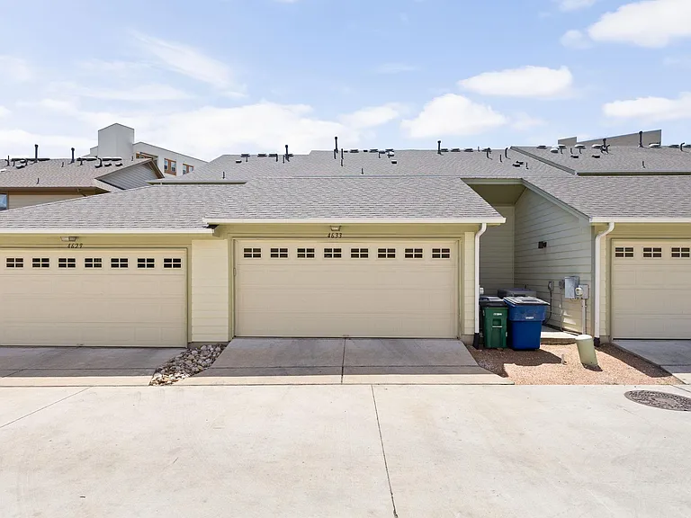 4633 Mattie St — Photo 34
