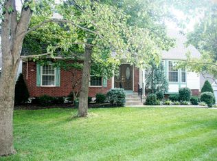 10046 Rosehill Rd, Lenexa, KS 66215