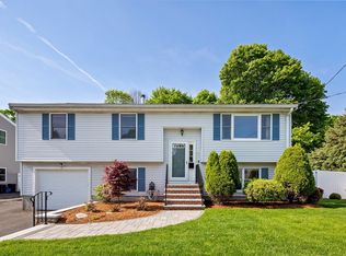 12 Utica St, Woburn, MA 01801